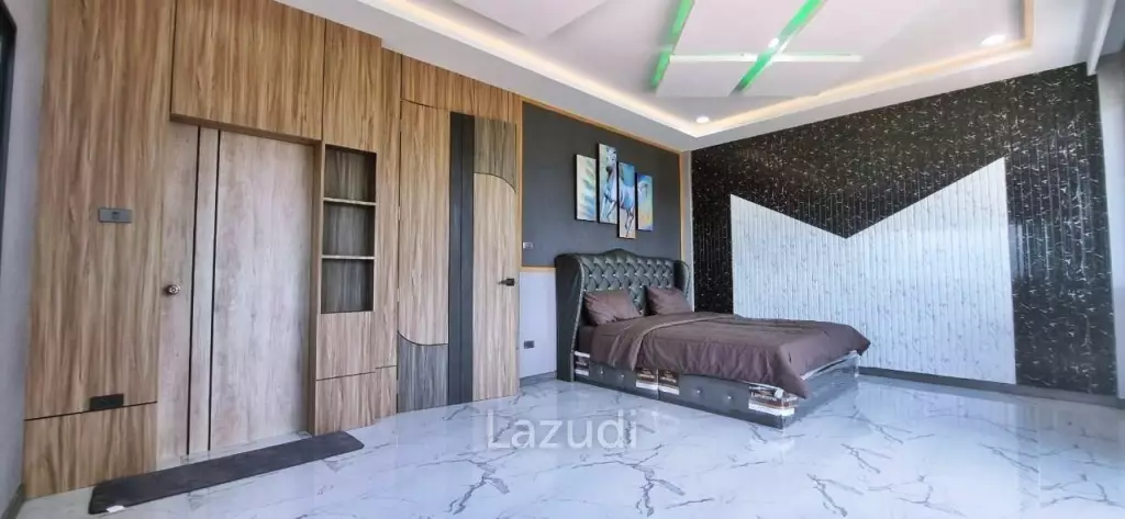 3 Storey House for Sale in Mabprachan Lake