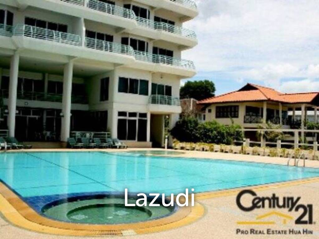 Three Bedroom Condominium with stunning Sea Views