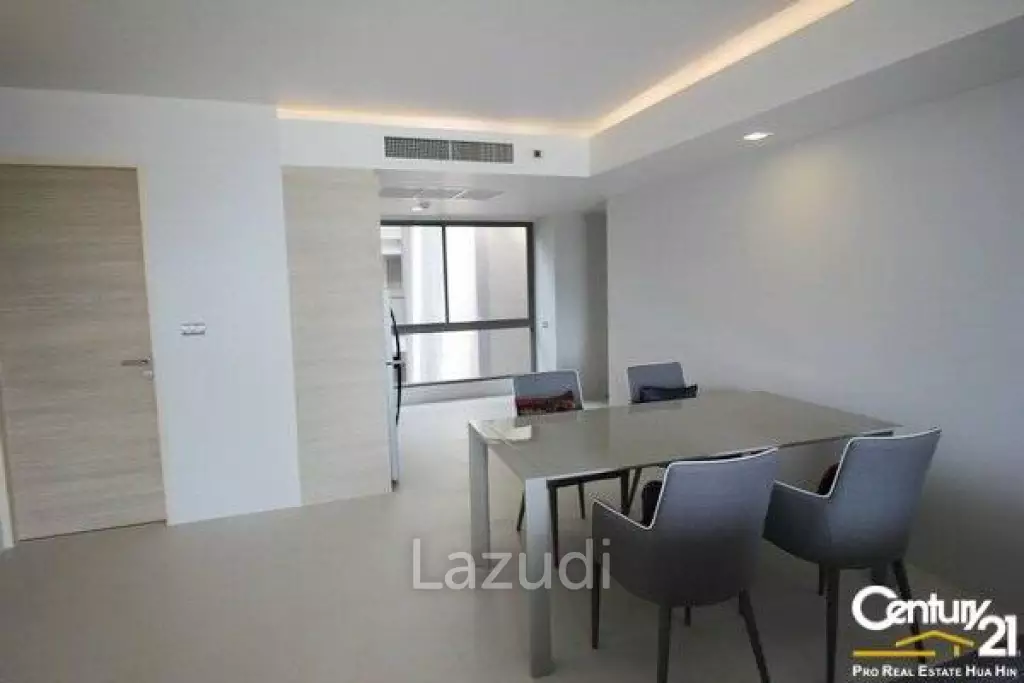 2 bedrooms condo close to the beach