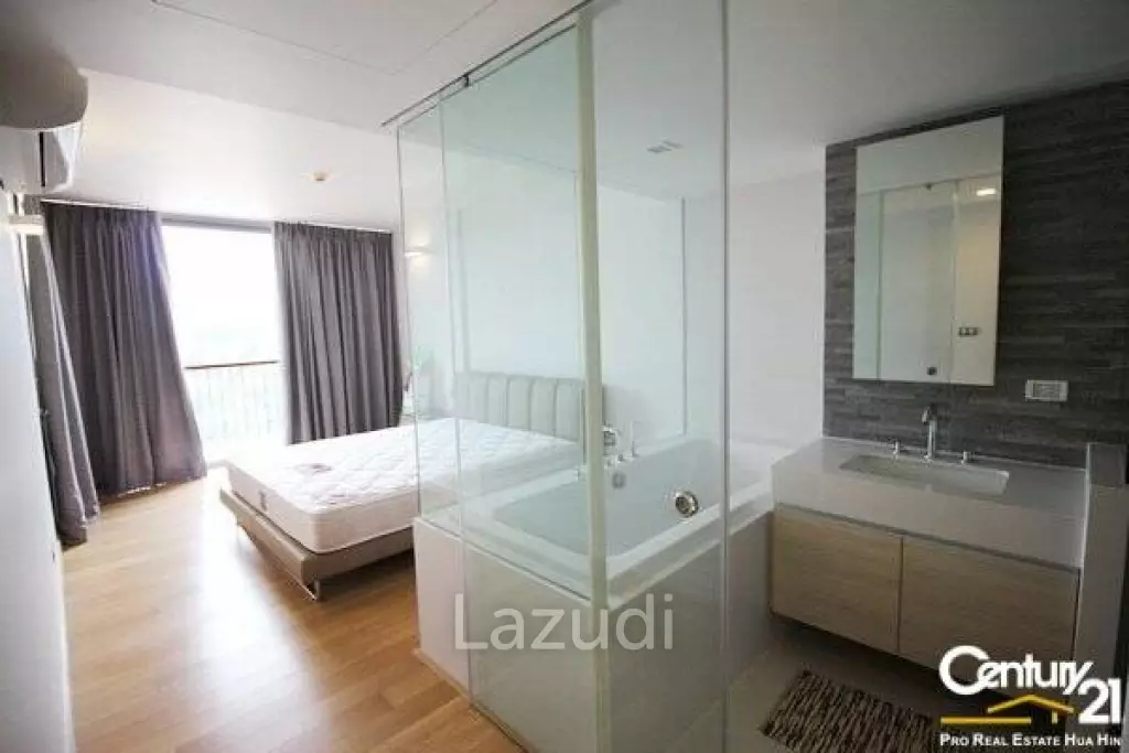 2 bedrooms condo close to the beach