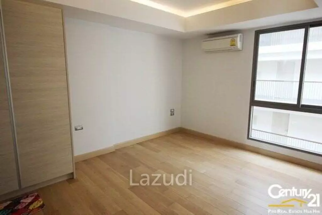 2 bedrooms condo close to the beach