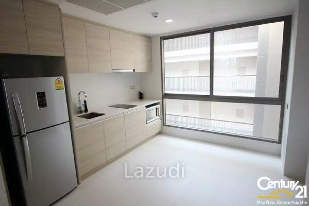 2 bedrooms condo close to the beach
