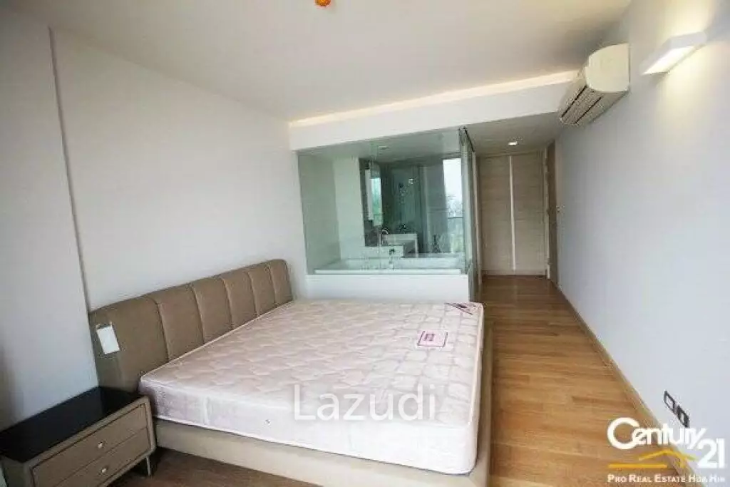 2 bedrooms condo close to the beach