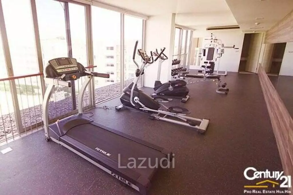 2 bedrooms condo close to the beach