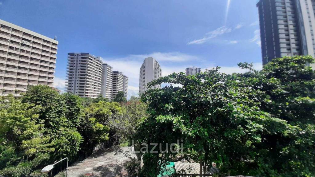 Laguna Bay 2 Condo at Pratumnak for Sale