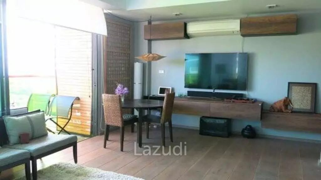 Immaculate 2 Bed Penthouse Condo next to the Beach