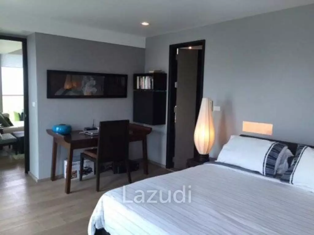 Immaculate 2 Bed Penthouse Condo next to the Beach