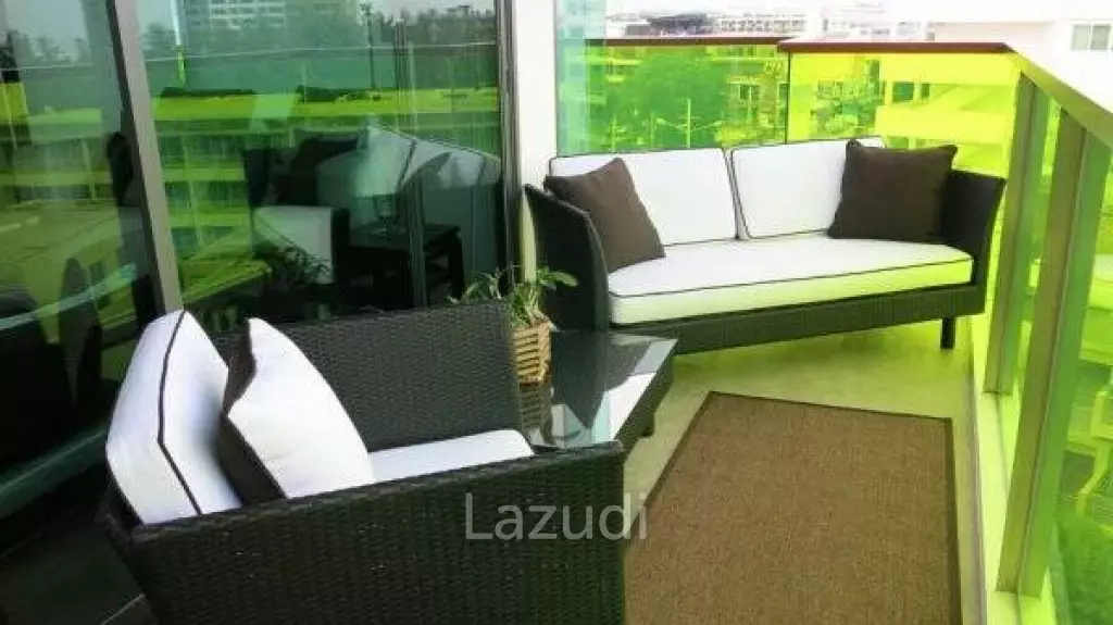 Immaculate 2 Bed Penthouse Condo next to the Beach