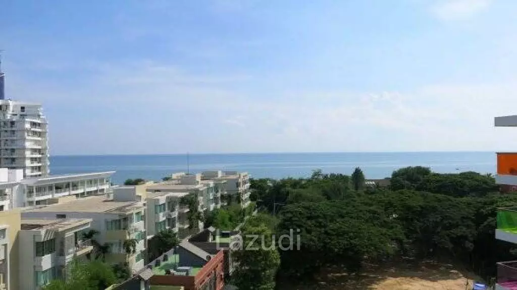 Immaculate 2 Bed Penthouse Condo next to the Beach