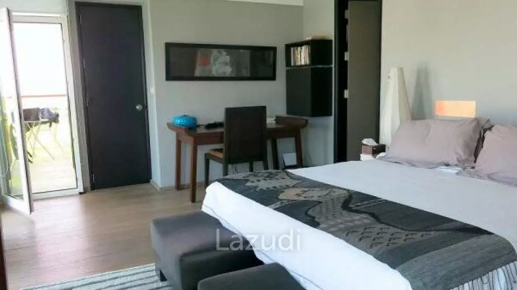 Immaculate 2 Bed Penthouse Condo next to the Beach