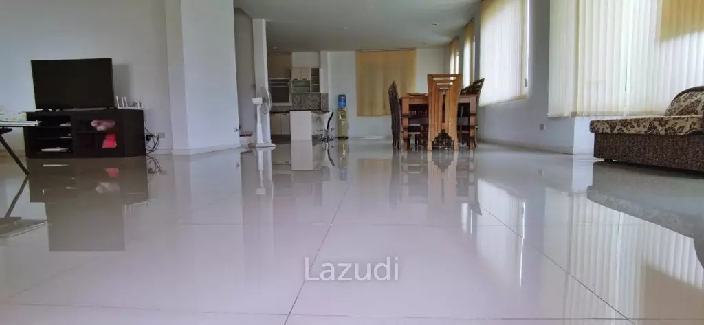 2-Story House for Sale in East Pattaya
