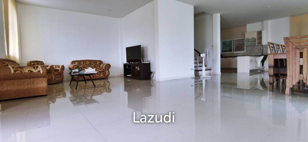 2-Story House for Sale in East Pattaya
