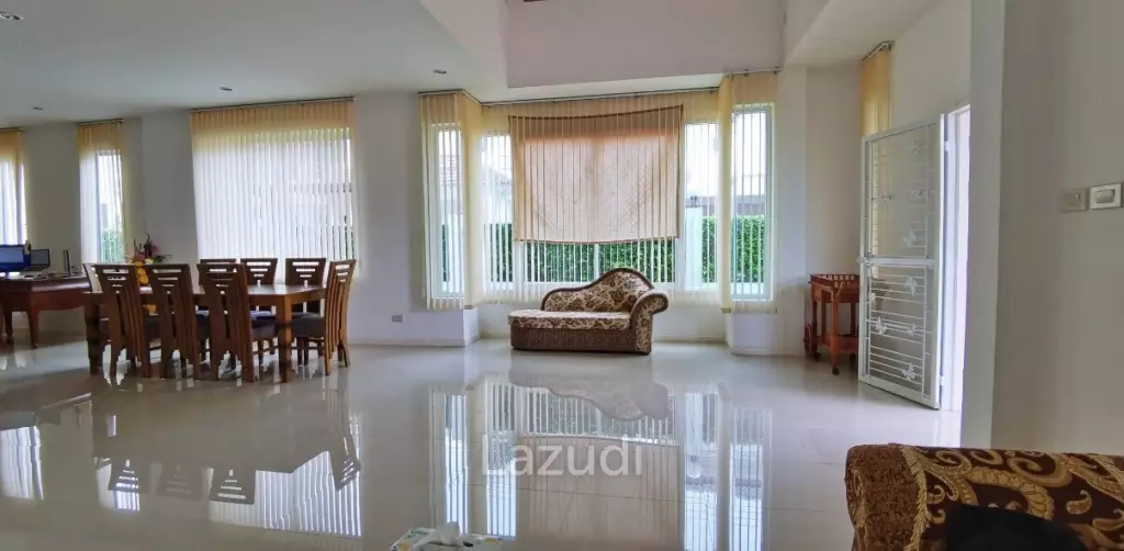 2-Story House for Sale in East Pattaya