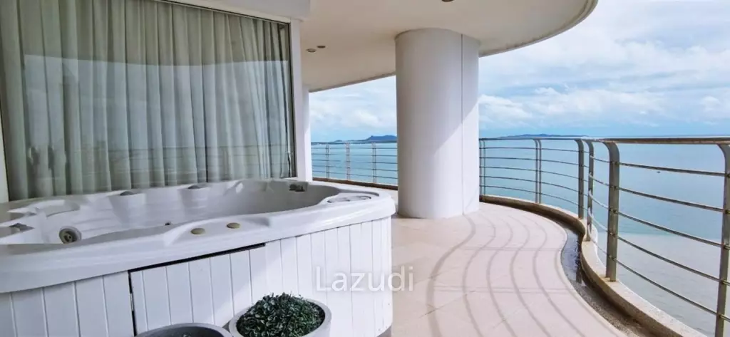 La Royale Beach Condo for Sale in Na-Jomtien