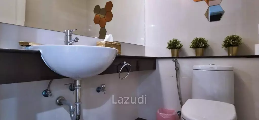 La Royale Beach Condo for Sale in Na-Jomtien