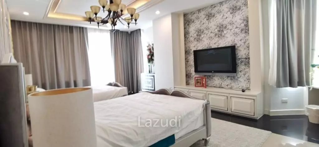 La Royale Beach Condo for Sale in Na-Jomtien