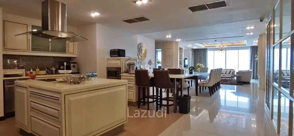 La Royale Beach Condo for Sale in Na-Jomtien