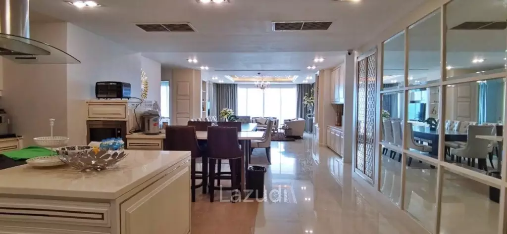 La Royale Beach Condo for Sale in Na-Jomtien