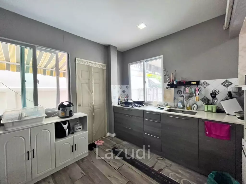 House at East Pattaya with 3 Bedrooms for Sale