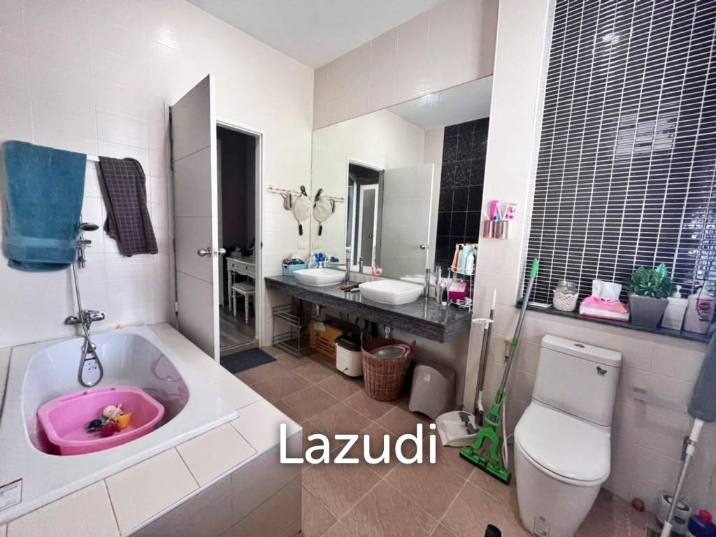 House at East Pattaya with 3 Bedrooms for Sale