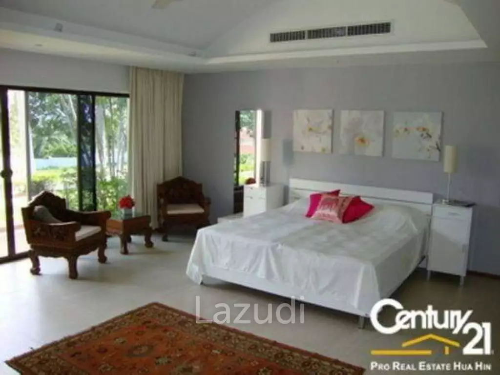 Luxury Redecorated Condo