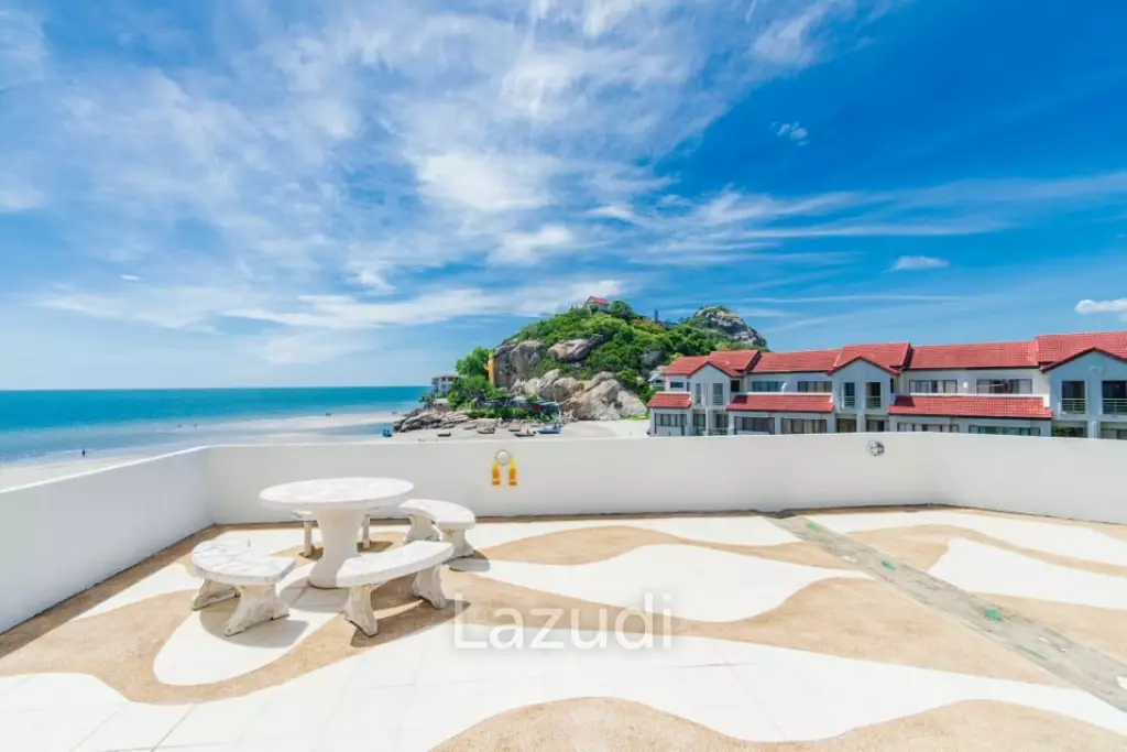 Absolute Beachfront 2 Bed Condo: Reduced in November 2016