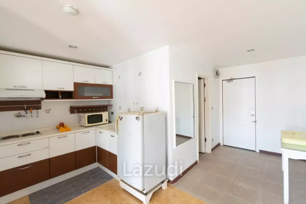 Absolute Beachfront 2 Bed Condo: Reduced in November 2016