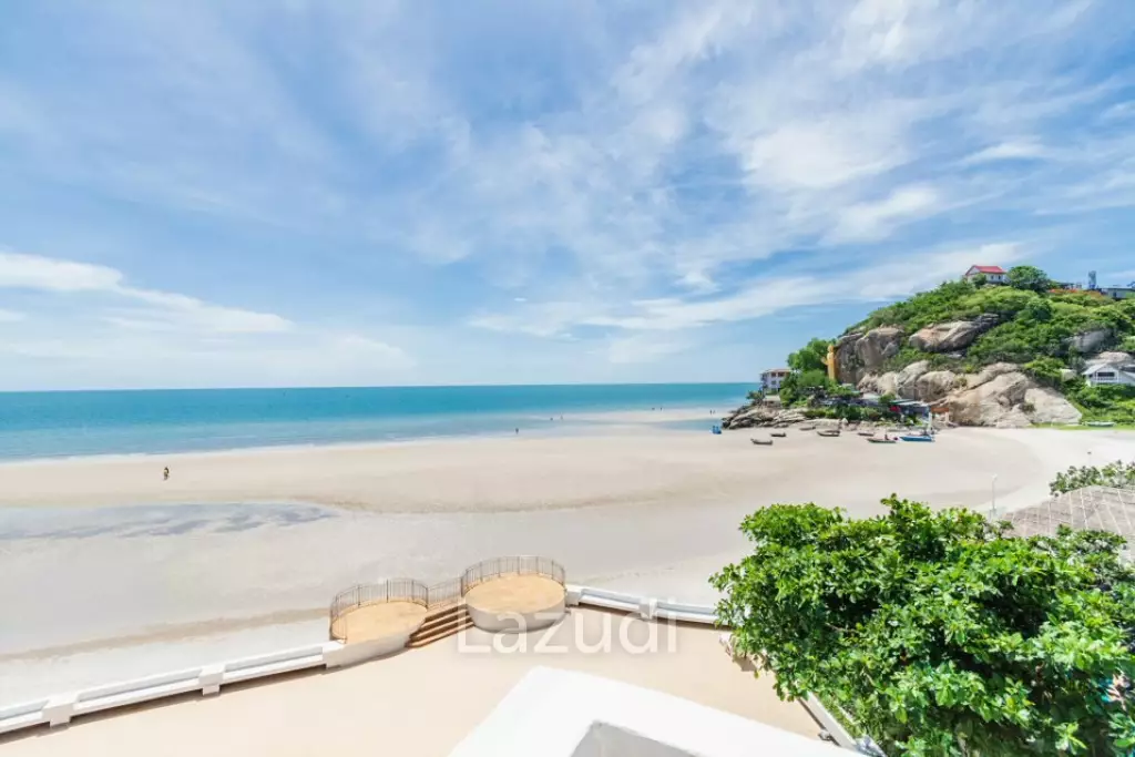 Absolute Beachfront 2 Bed Condo: Reduced in November 2016