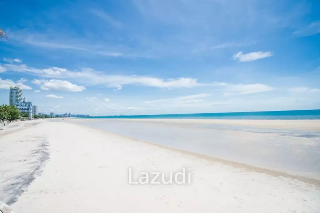 Absolute Beachfront 2 Bed Condo: Reduced in November 2016