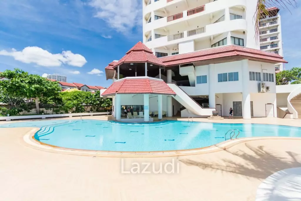 Absolute Beachfront 2 Bed Condo: Reduced in November 2016