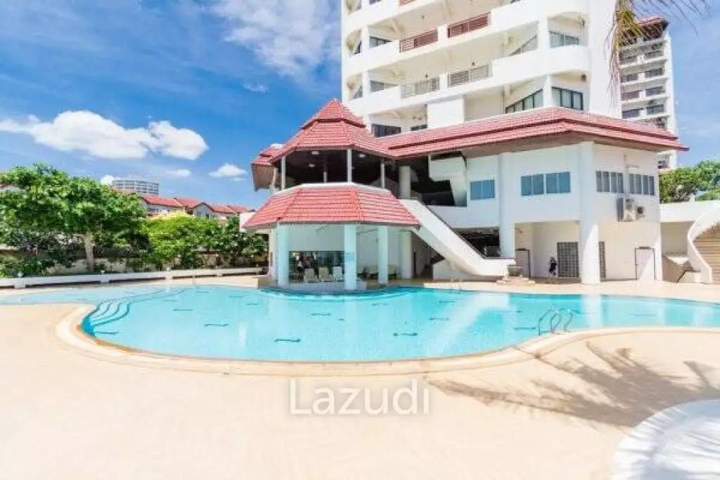 Absolute Beachfront 2 Bed Condo: Reduced in November 2016