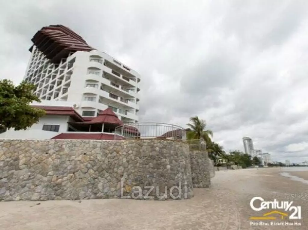 Absolute Beachfront 2 Bed Condo: Reduced in November 2016