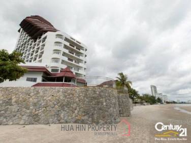 Absolute Beachfront 2 Bed Condo: Reduced in November 2016
