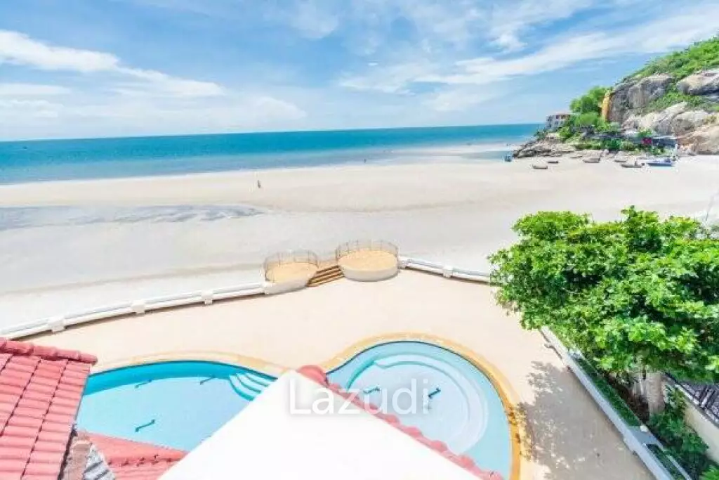 Absolute Beachfront 2 Bed Condo: Reduced in November 2016