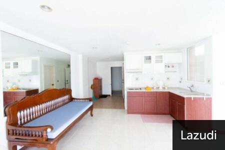 Absolute Beachfront 2 Bed Condo: Reduced in November 2016