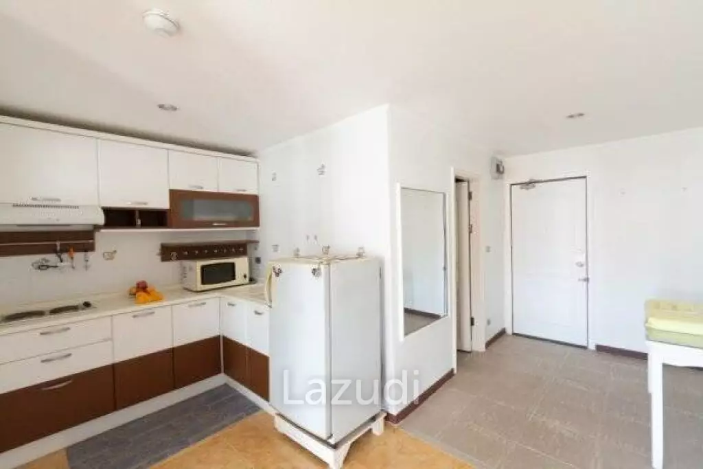 Absolute Beachfront 2 Bed Condo: Reduced in November 2016