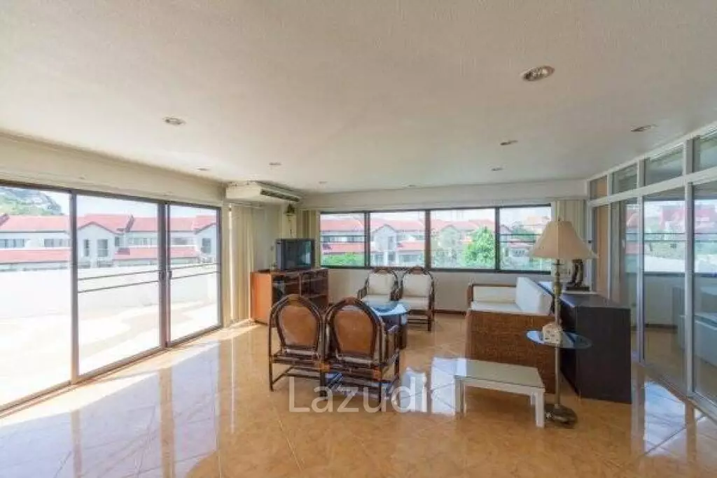 Absolute Beachfront 2 Bed Condo: Reduced in November 2016