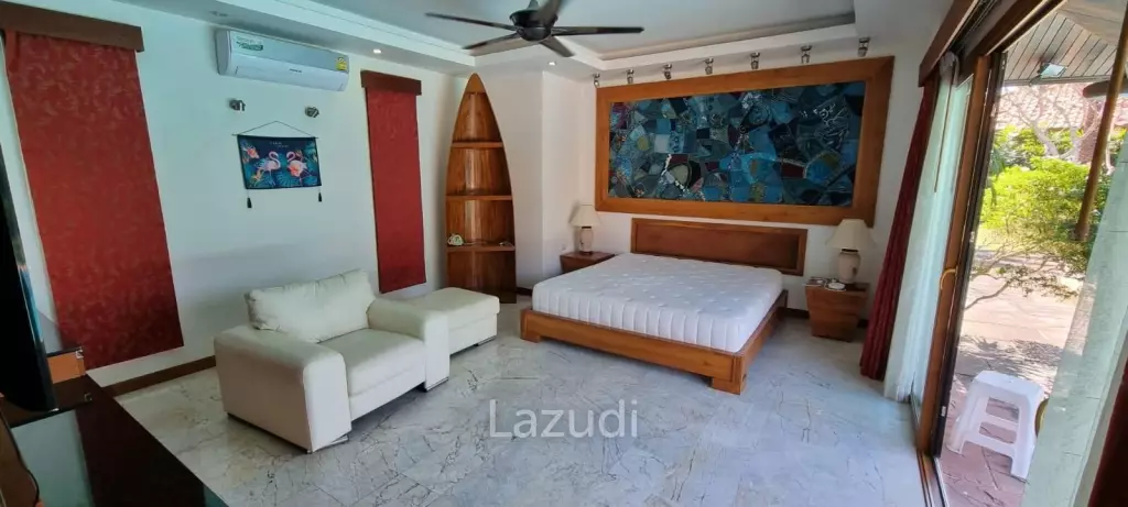 Pool Villa House for Sale in Huay Yai