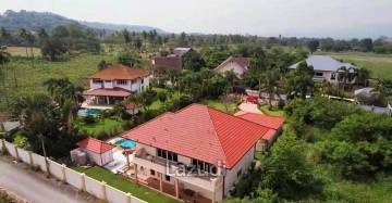 Bangsaray House on 1Rai Land for Sale