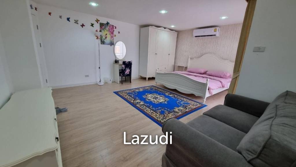 Pratumnak Ruamchok Condo for Sale