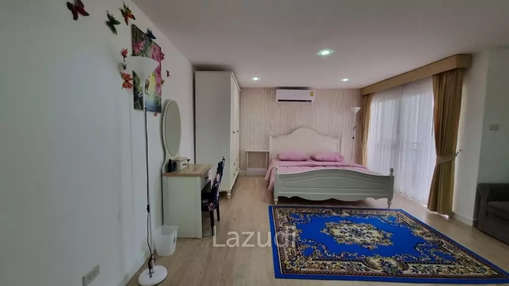 Pratumnak Ruamchok Condo for Sale