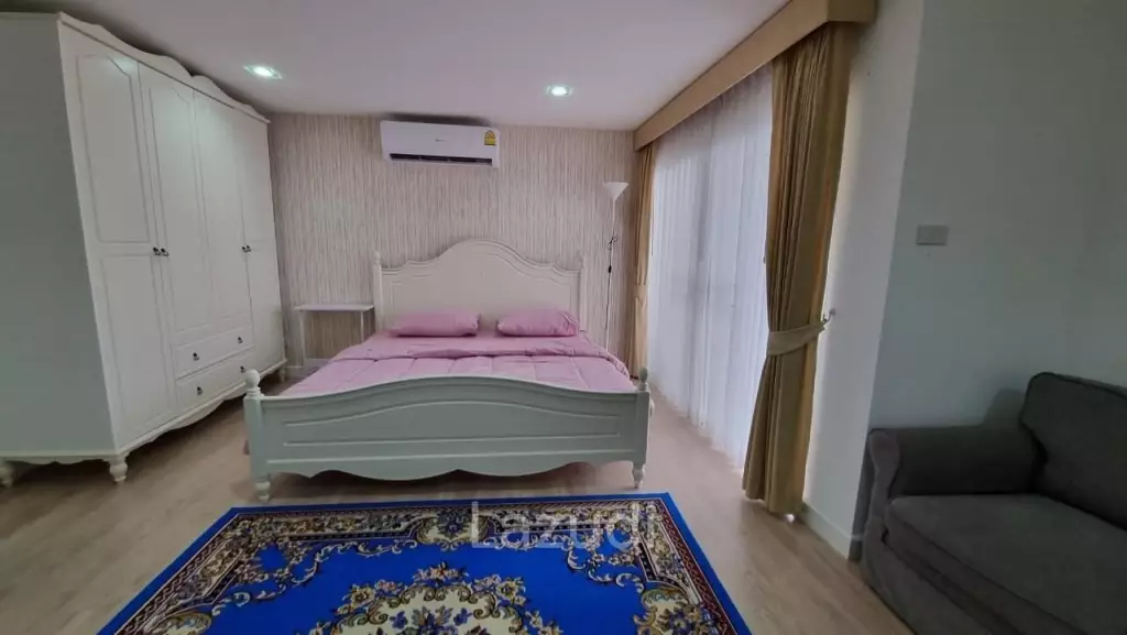 Pratumnak Ruamchok Condo for Sale