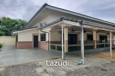 2 Houses with 7 Bedrooms for Sale