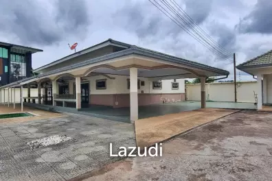2 Houses with 7 Bedrooms for Sale
