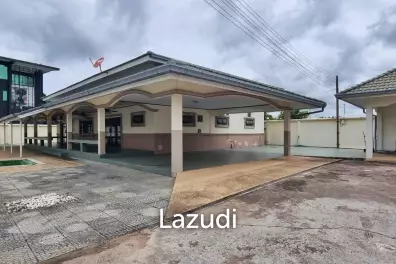 2 Houses with 7 Bedrooms for Sale