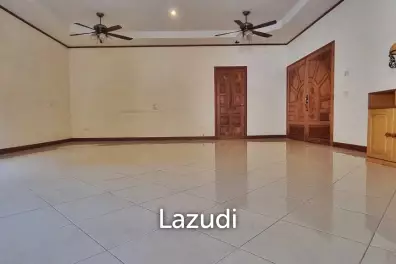 2 Houses with 7 Bedrooms for Sale