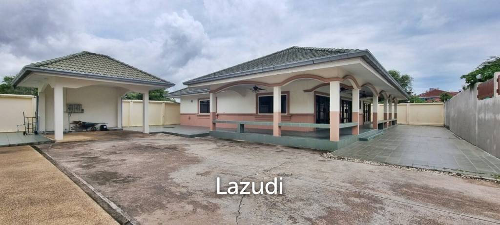 2 Houses with 7 Bedrooms for Sale