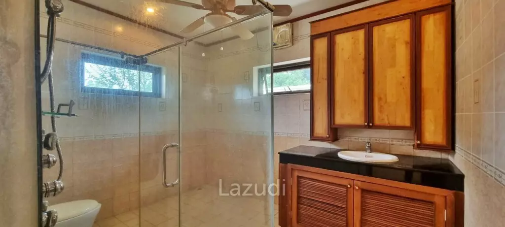 2 Houses with 7 Bedrooms for Sale