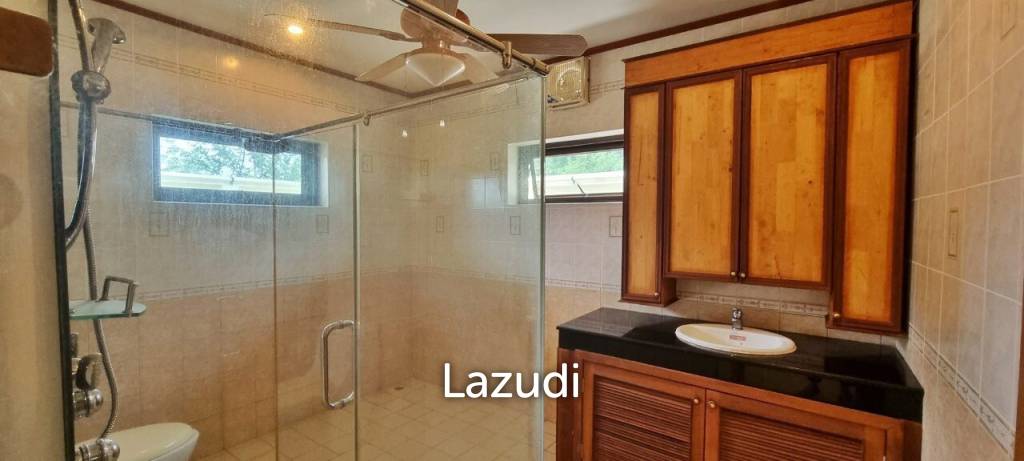 2 Houses with 7 Bedrooms for Sale