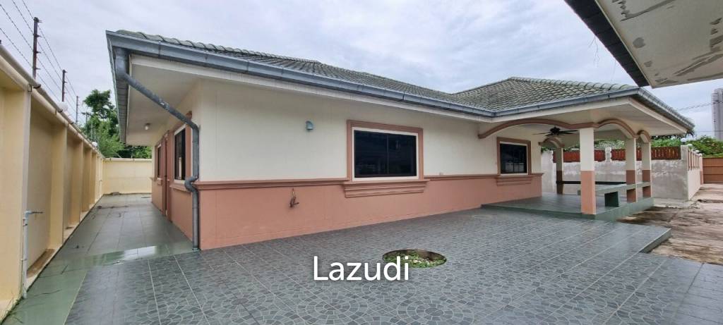 2 Houses with 7 Bedrooms for Sale